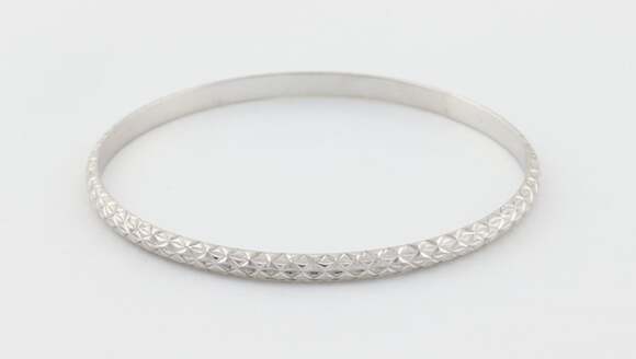 Unbranded Jewelry - Sterling Silver Diamond Cut Bangle Bracelet 7 1/2" inch